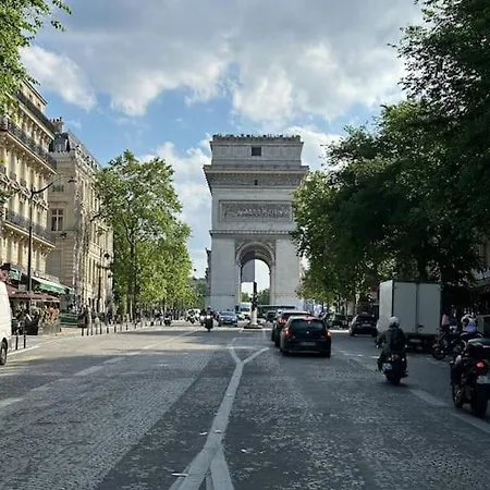 Apartment Place De L'etoile 200 Meters Away! Paris